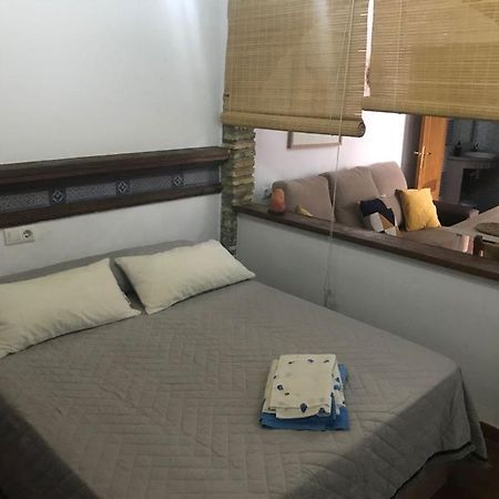 Antonio Ureba 9 Apartment โกนิล เด ลาฟรอนเตรา ภายนอก รูปภาพ