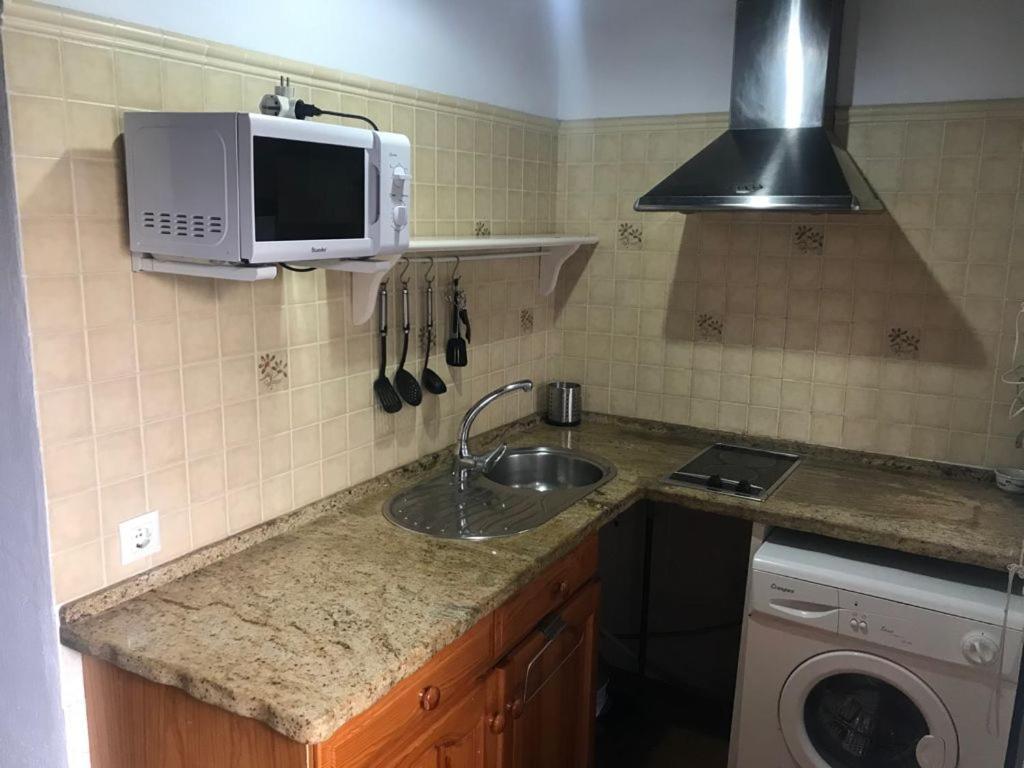 Antonio Ureba 9 Apartment โกนิล เด ลาฟรอนเตรา ภายนอก รูปภาพ